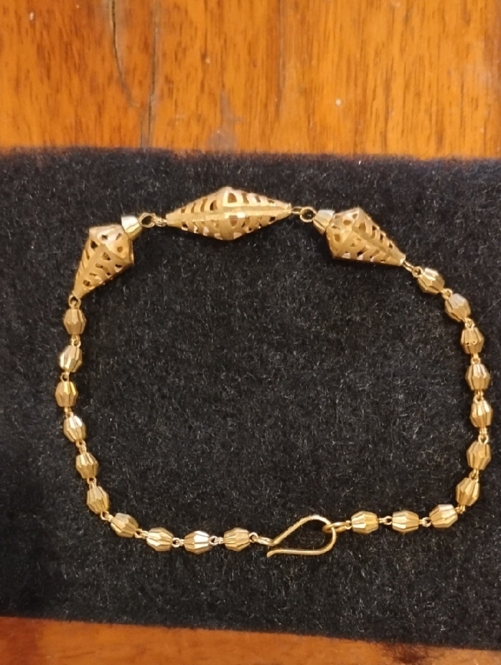 21K Bright Gold Faceted Bead Bracelet with Decorative Cone Accents - Stamped 21K